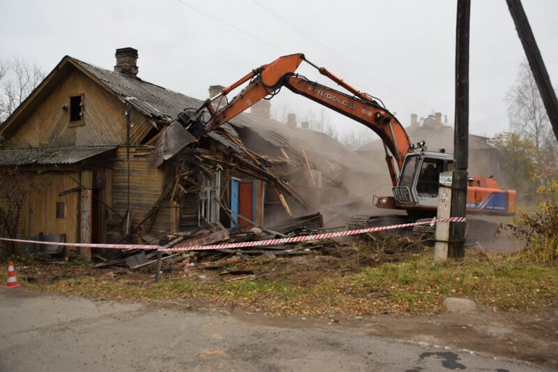 Демонтаж дома в Гомеле: этапы, документы, вывоз